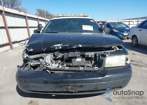 2011 Ford Crown Victoria Police Interceptor z USA, uszkodzony, nr VIN 2FABP7BV6BX180424